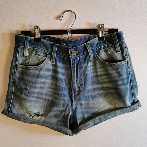 Levis NWOT Cutoff Denim Shorts - Picture 1 of 4